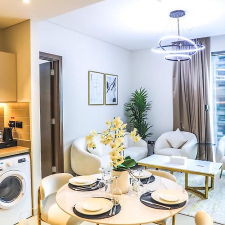 Stay Mindblowing 2 Bedroom Holiday Home With Close View Of Burj Khalifa Ντουμπάι Εξωτερικό φωτογραφία