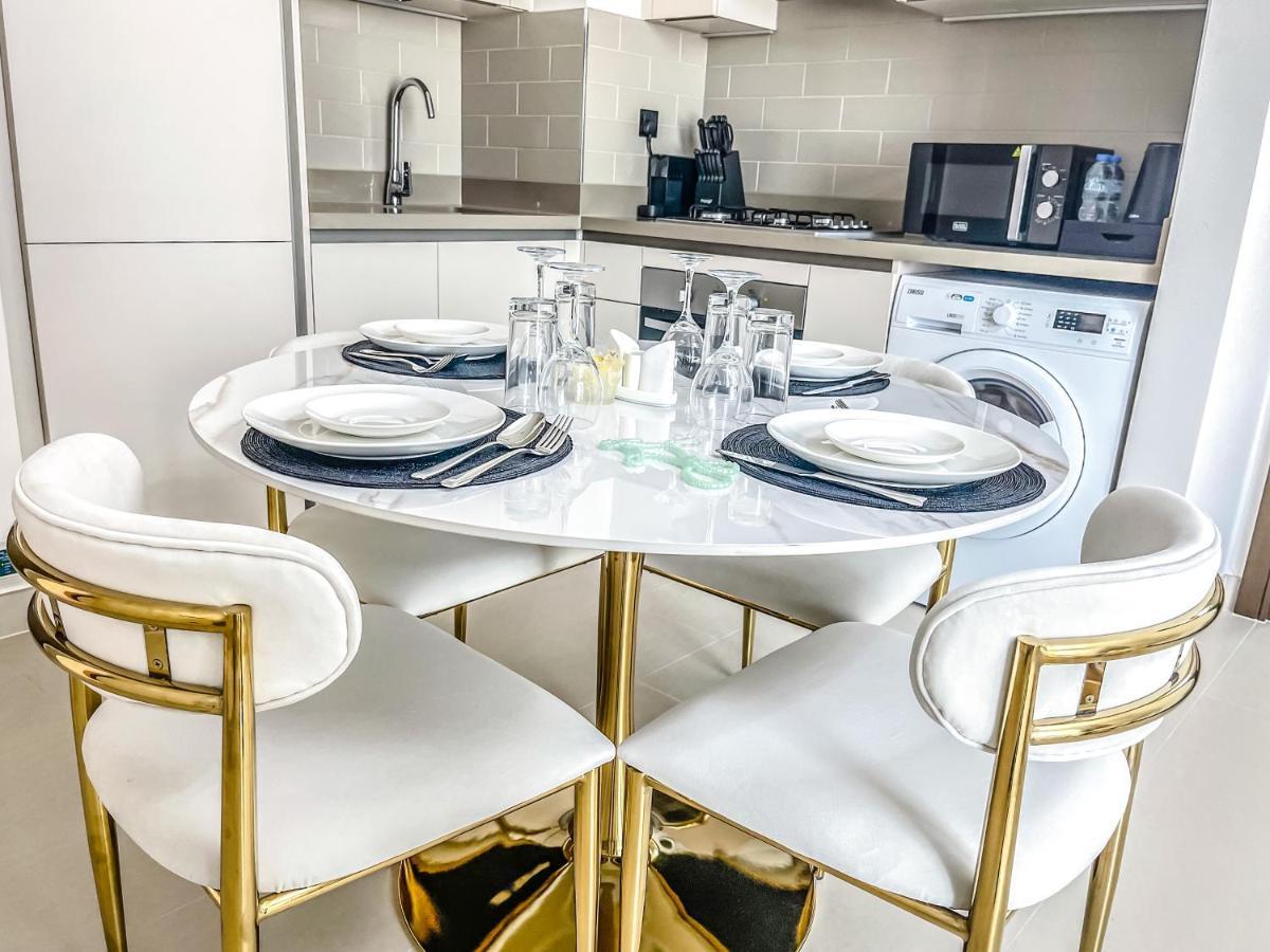 Stay Mindblowing 2 Bedroom Holiday Home With Close View Of Burj Khalifa Ντουμπάι Εξωτερικό φωτογραφία